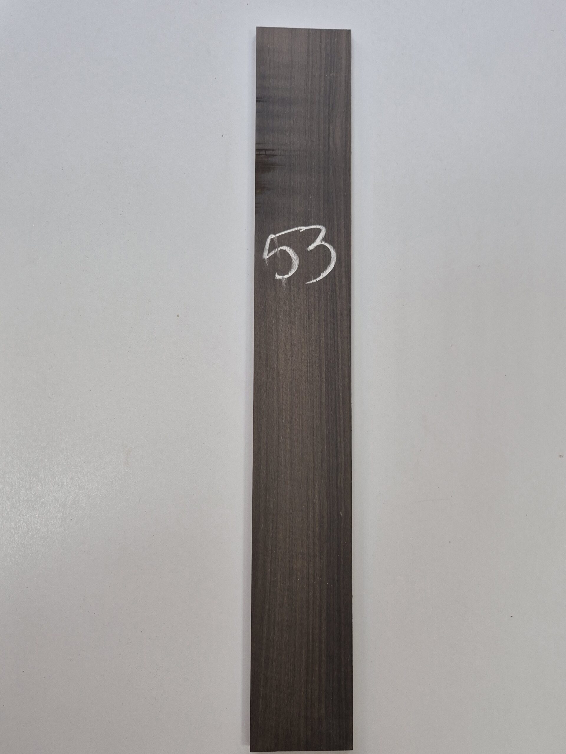 20260916_114530 Escala de Royal Black Wood nº 53 - Imagem 1